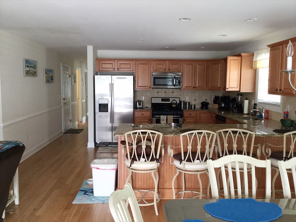 306 EAST PINE AVENUE WILDWOOD SUMMER VACATION RENTALS with POOLS at